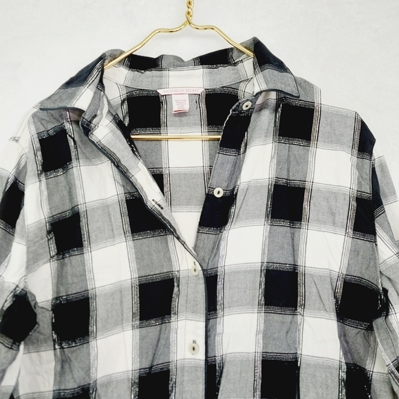 Victoria's Secret White & Black Flannel Plaid Button-Down Shirt 2524 - Picture 2 of 9